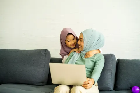 Ingin Berhenti Kerja Jadi Ibu Rumah Tangga? Ini Panduan Islaminya