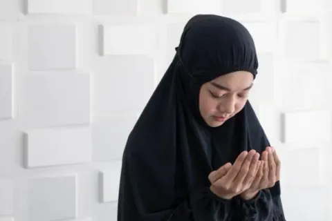 Doa Belum Dikabulkan? Ini 7 Hikmah yang Wajib Kamu Renungkan